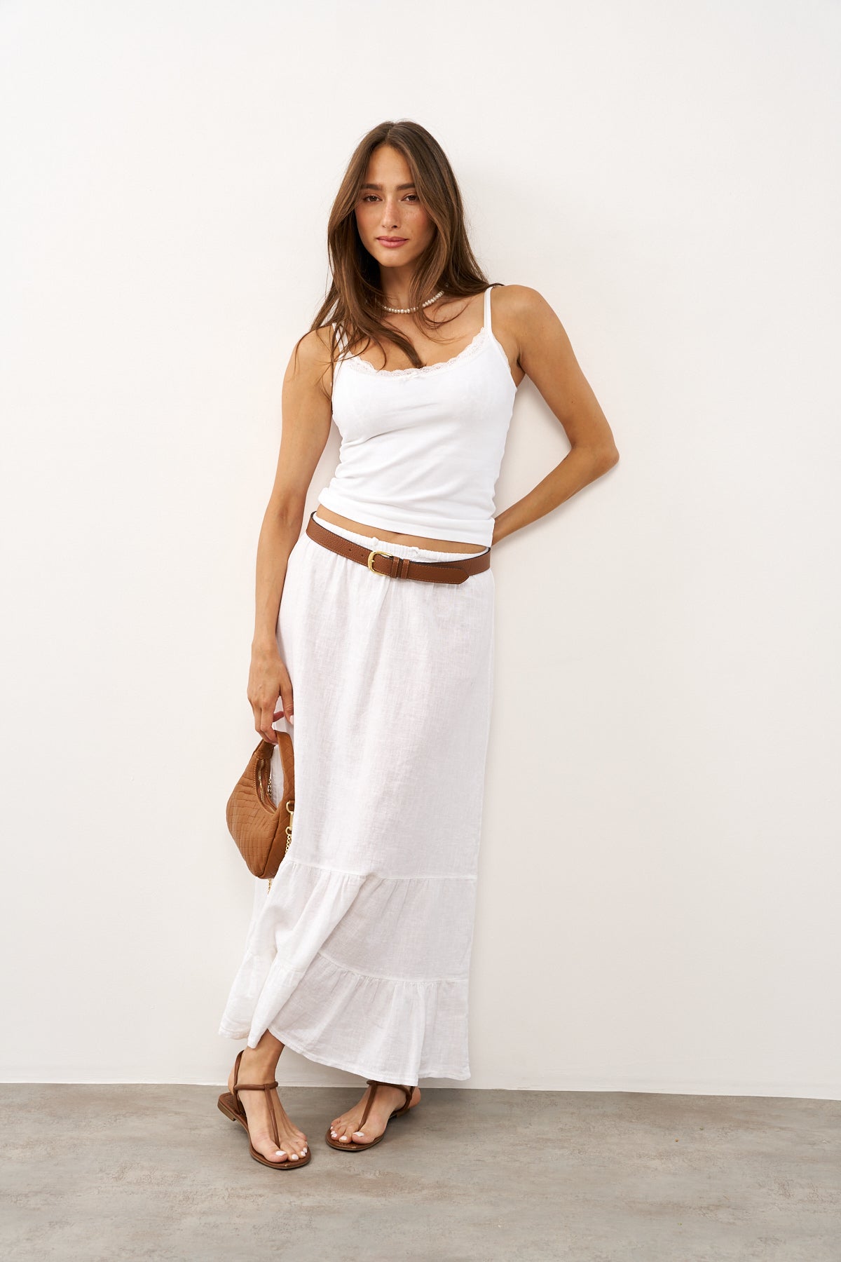 גופיית ספגטי תחרה לבנה