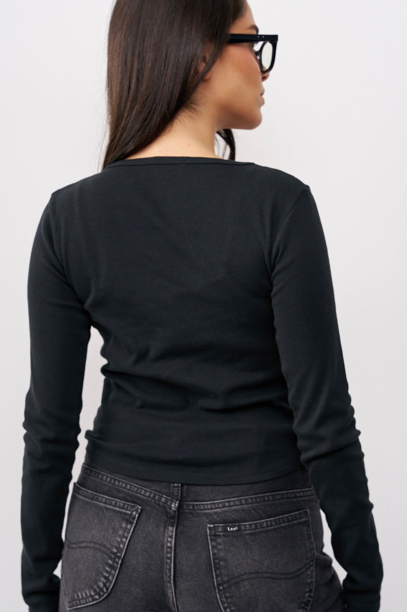 חולצת בייסיק מור שחור