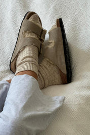 כפכפי בירקנשטוק דגם אריזונה פרווה טיופ