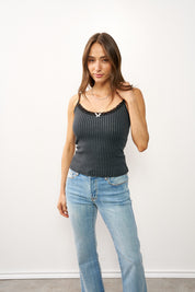 גופיית אריה שחורה