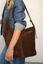 תיק עור קלרה חום.