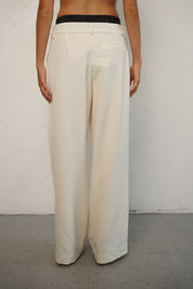 מכנס לומינה מחויט בוקסר בז