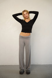 חולצת מוניקה שחורה