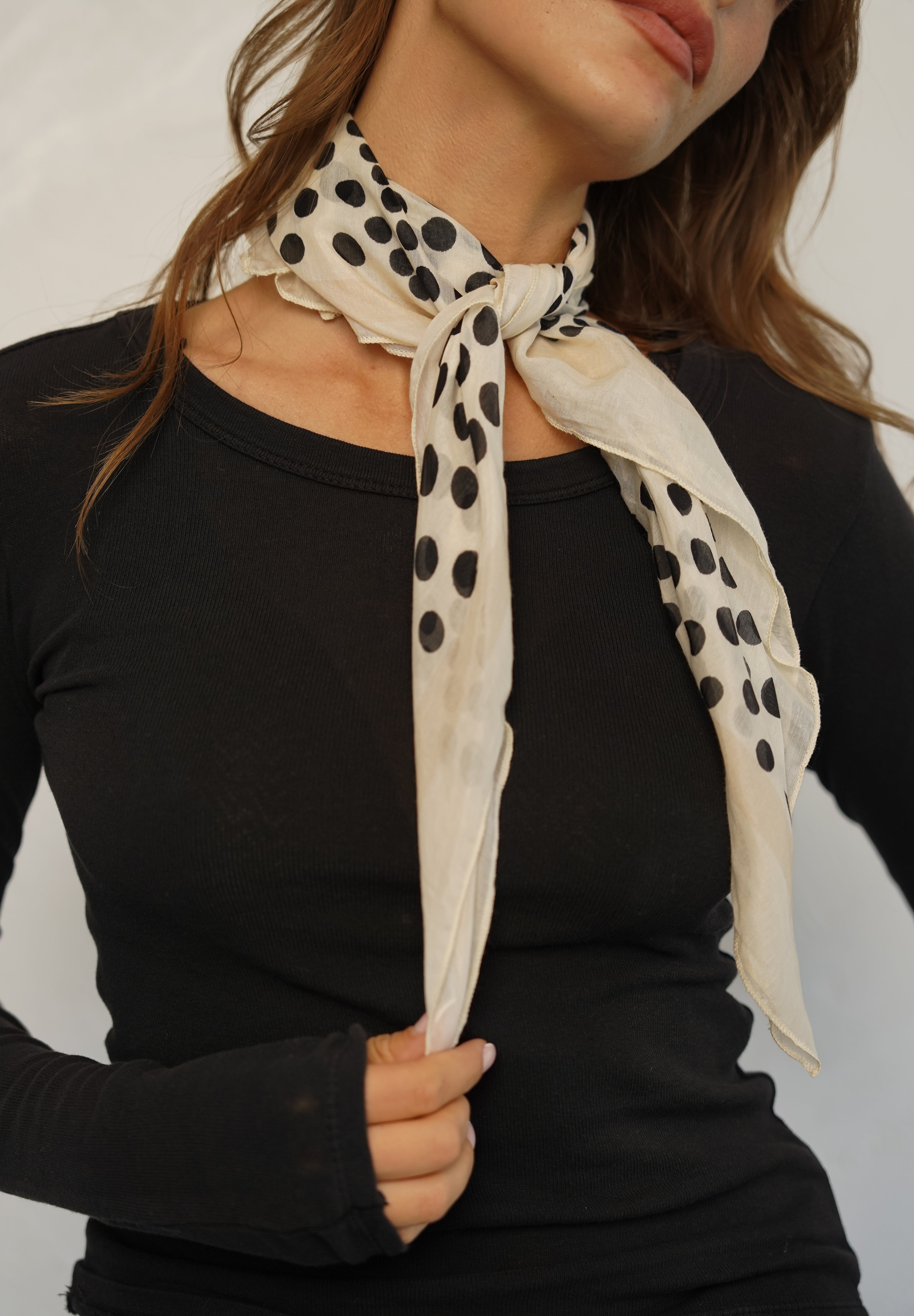 מטפחת קלאסית איטלקית לבנה