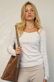 חולצת בלה שרוול ארוך וי לבן