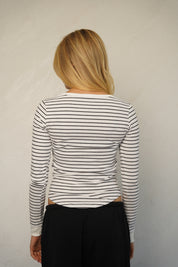 חולצת פסים בשילוב כפתורים שחור