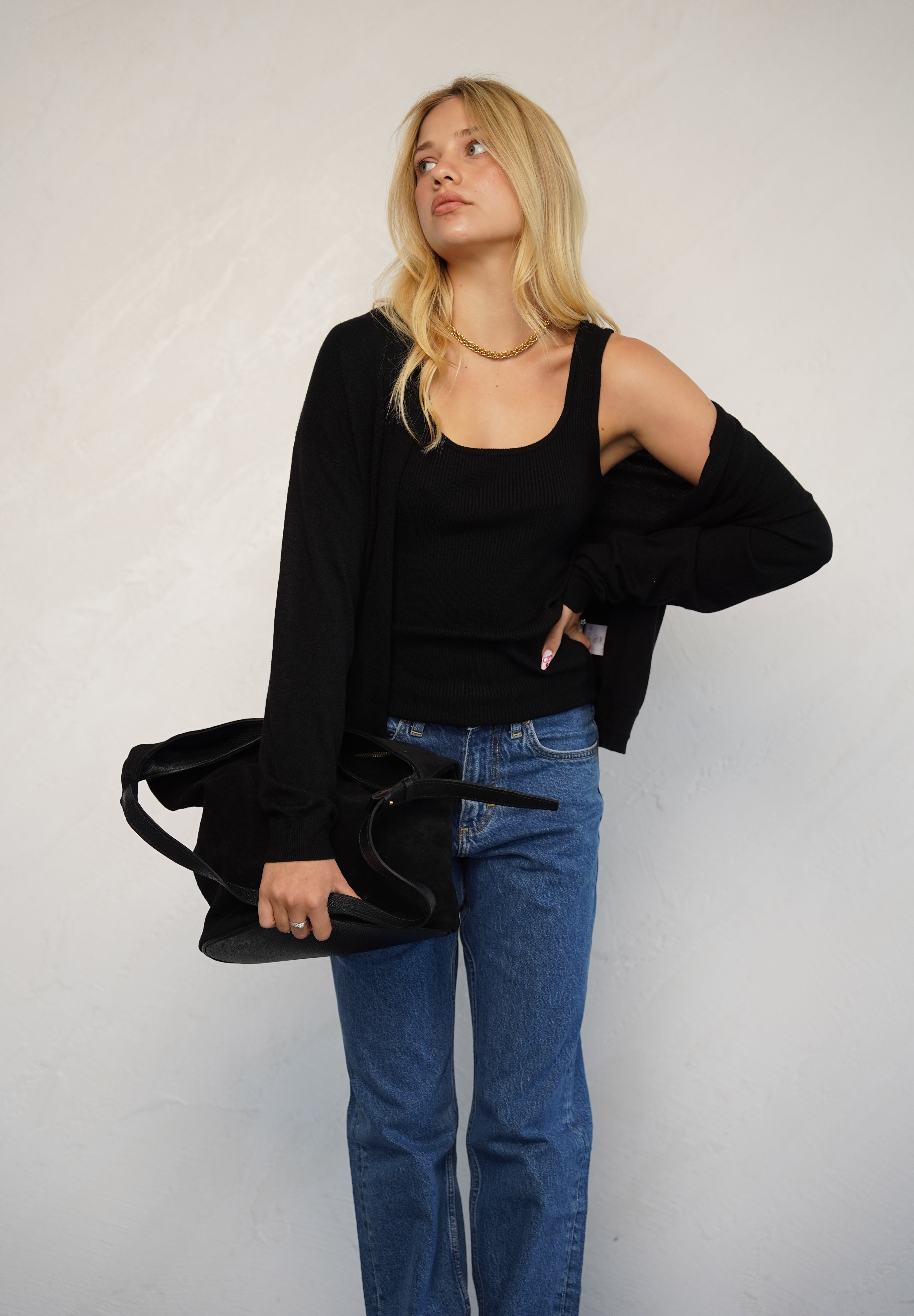 גופיית סריג ריב שחורה