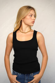 גופיית סריג ריב שחורה