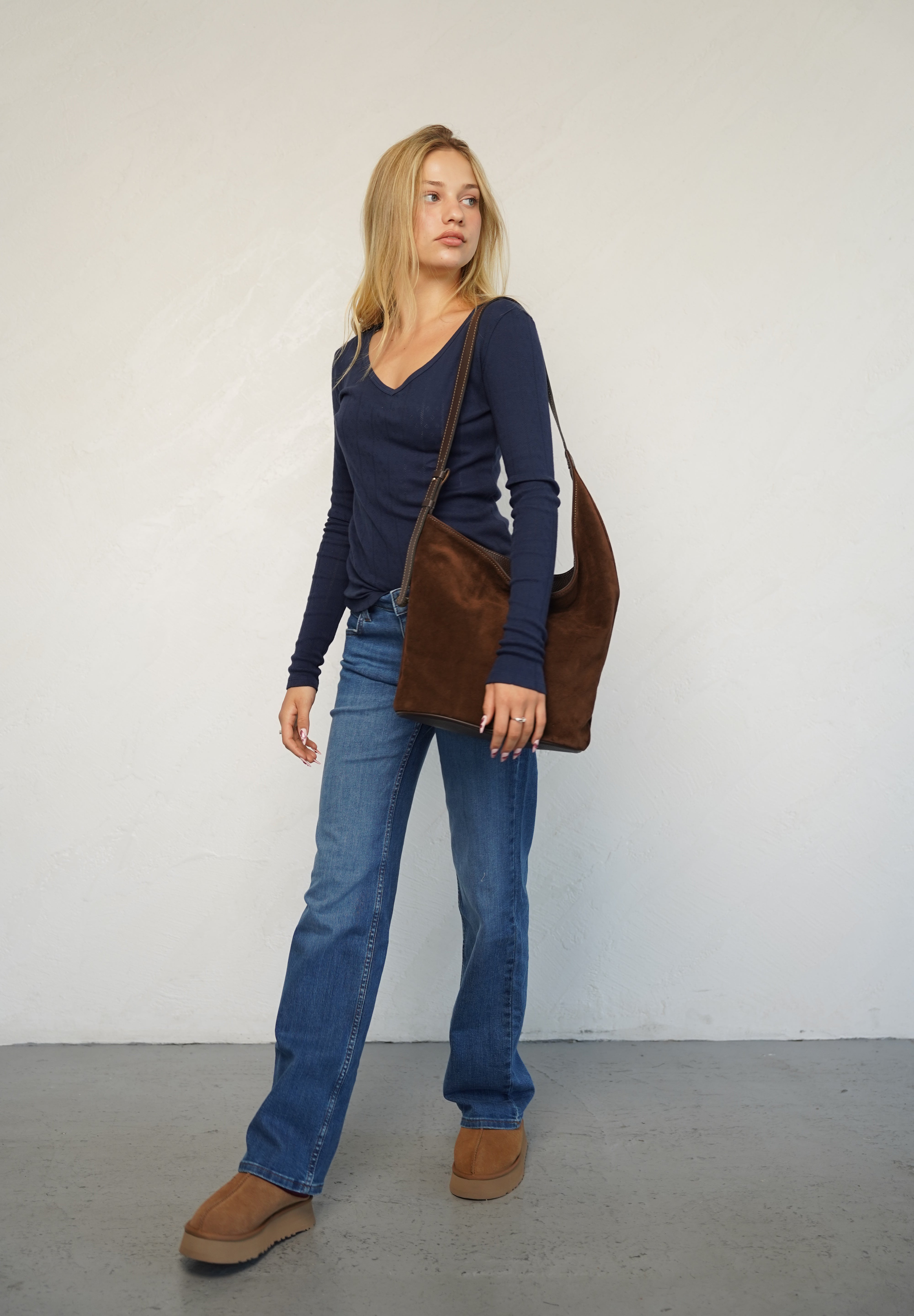 תיק עור קלרה חום.