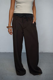 מכנס לומינה מחויט בוקסר חום