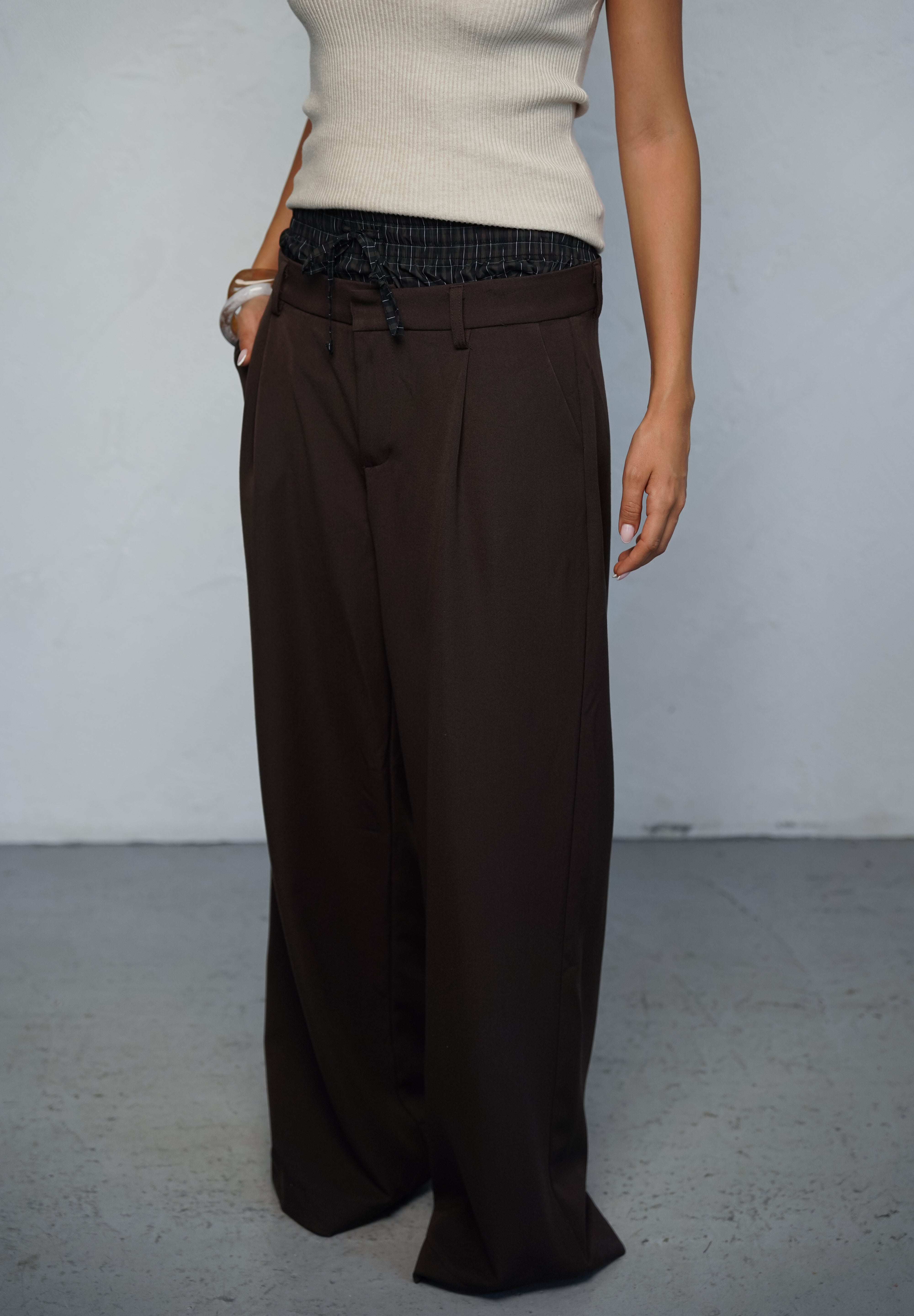 מכנס לומינה מחויט בוקסר חום