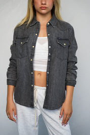 חולצת ג’ינס מכופתרת שחור פחם LEE