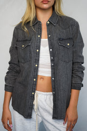 חולצת ג’ינס מכופתרת שחור פחם LEE