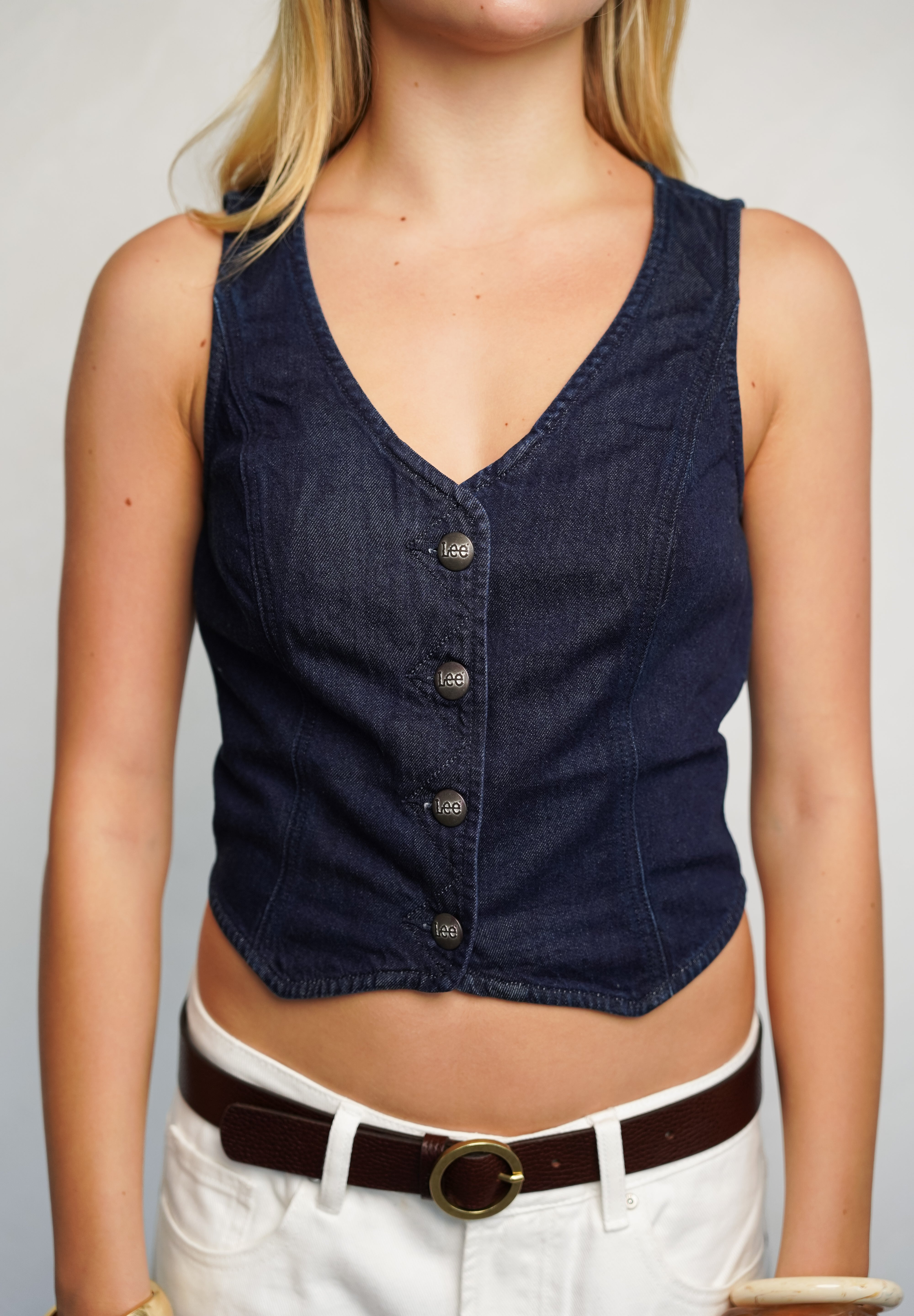 LEE וסט מחויט בגזרת צמודה