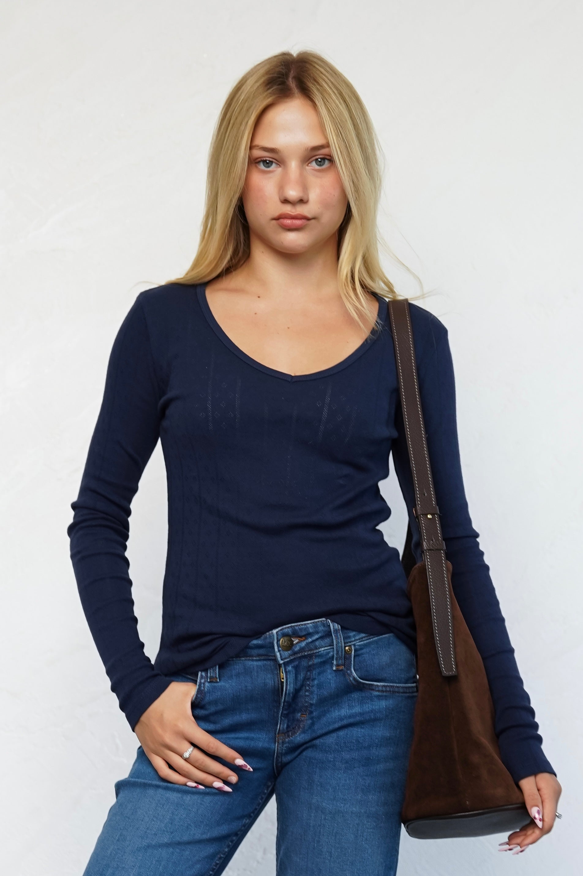 חולצת בלה שרוול ארוך וי כחול