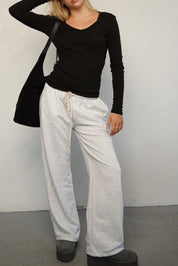 מכנסי טרנינג בייסיק בגזרה ישרה אפור