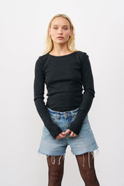 חולצת בייסיק ניקי ברנדי שחור