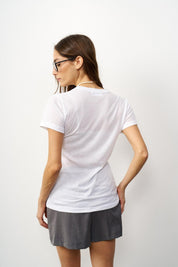 חולצת ניקי מוס לבנה