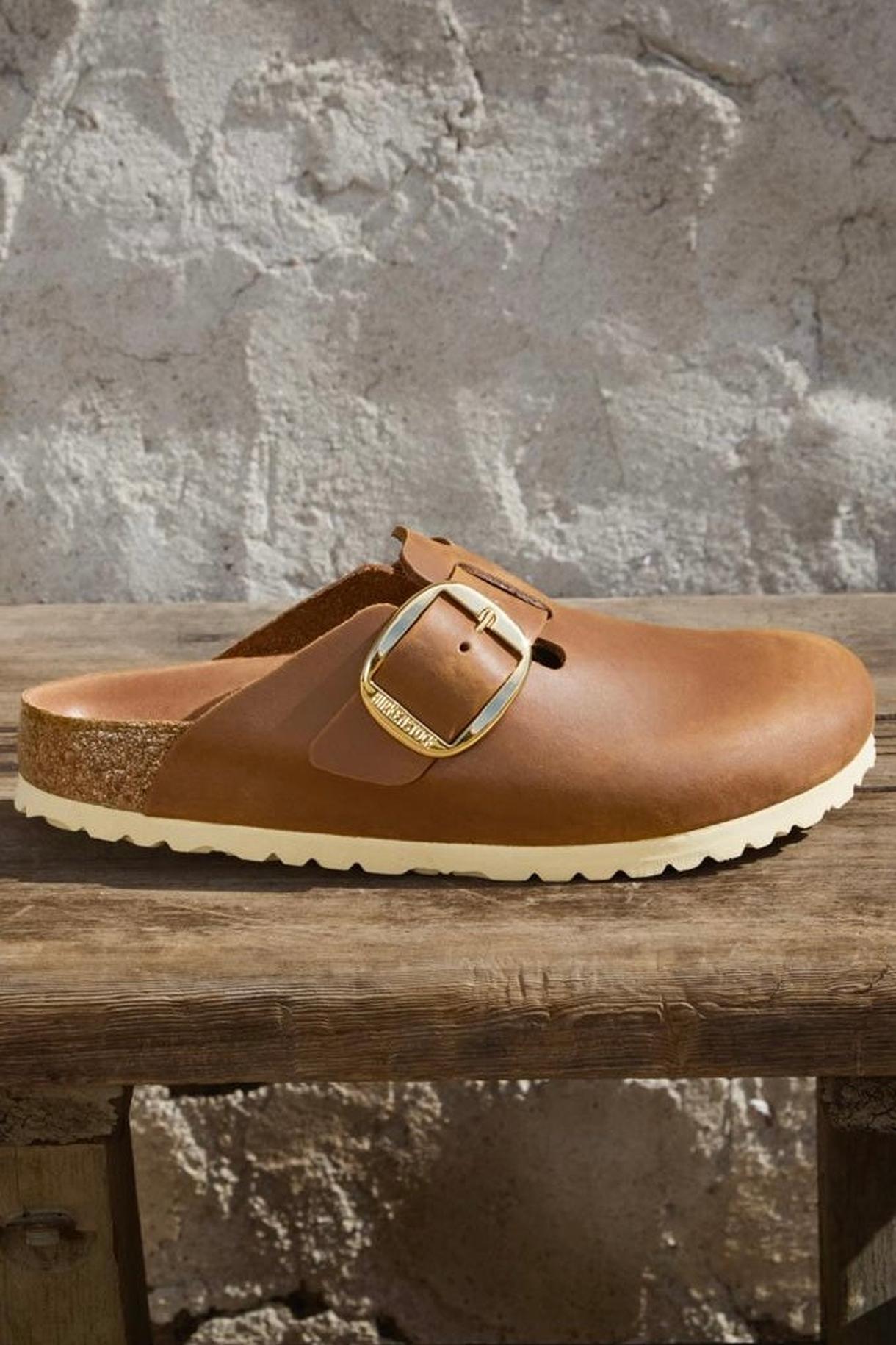 כפכפי בירקנשטוק דגם בוסטון אבזם גדול קוניאק