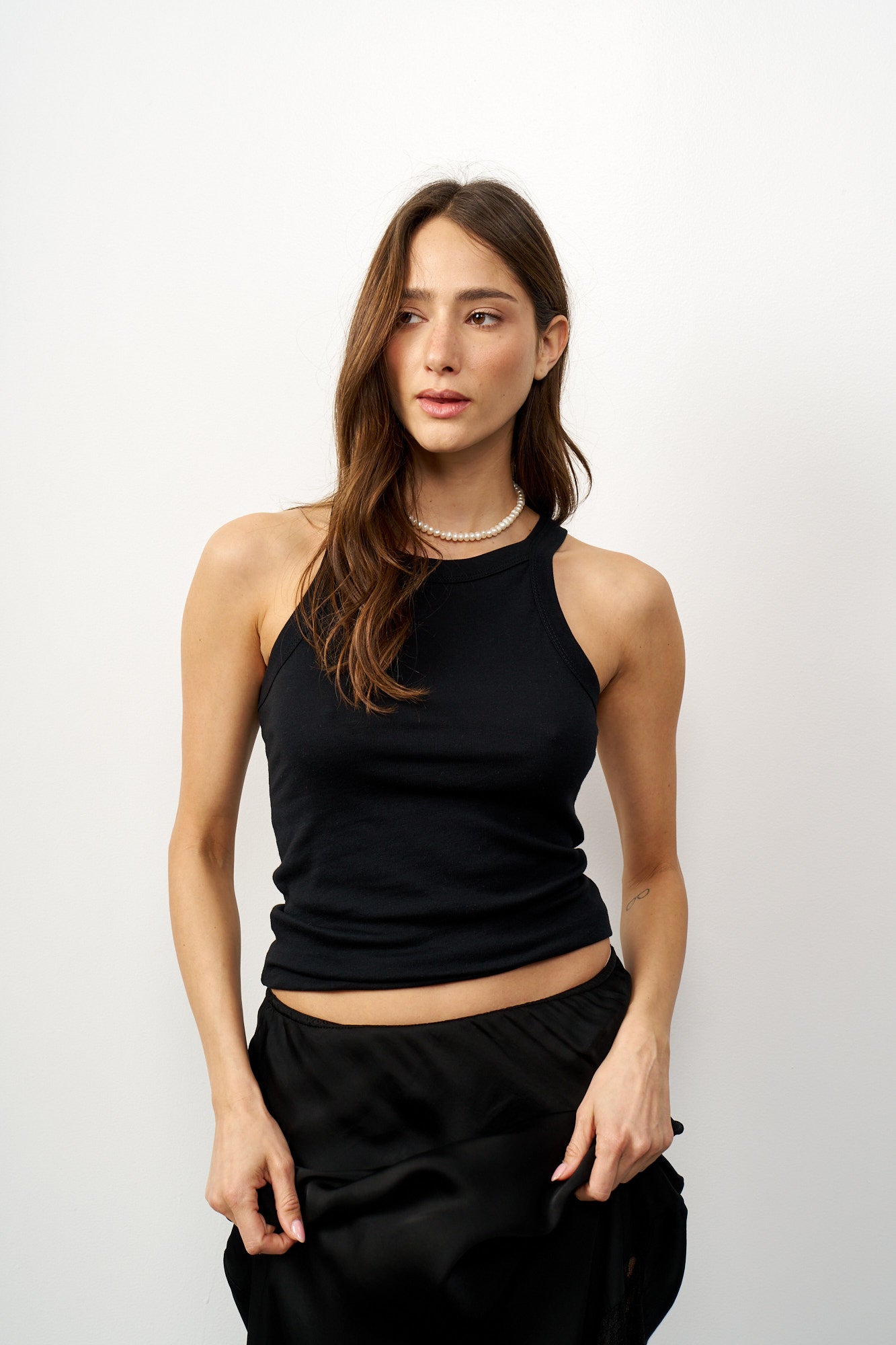 גופיית קולר מוס שחור