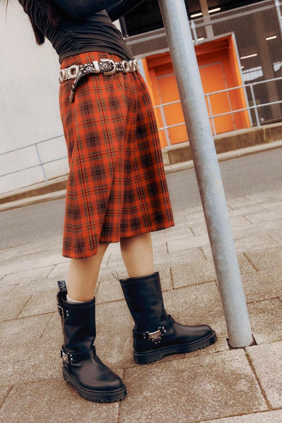 DR. MARTENS דגם אניסטון שחור