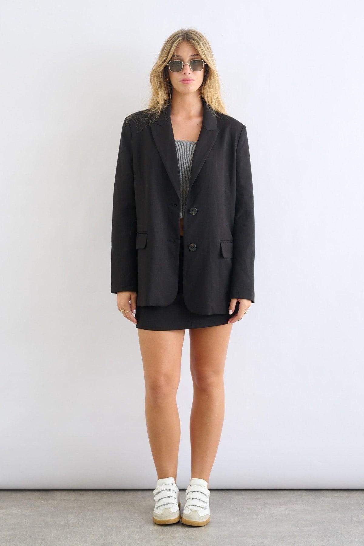 ג'קט מחויט ליז שחור