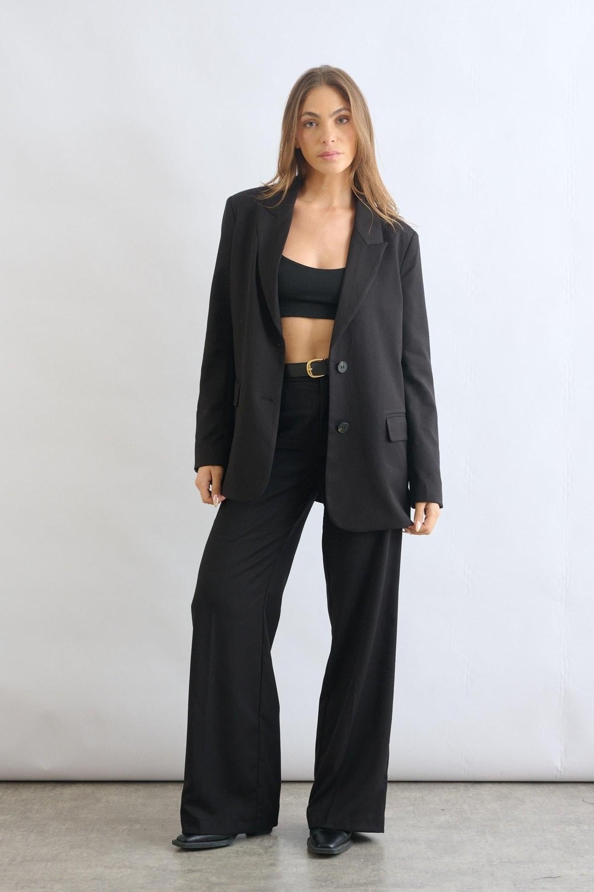 ג'קט מחויט ליז שחור