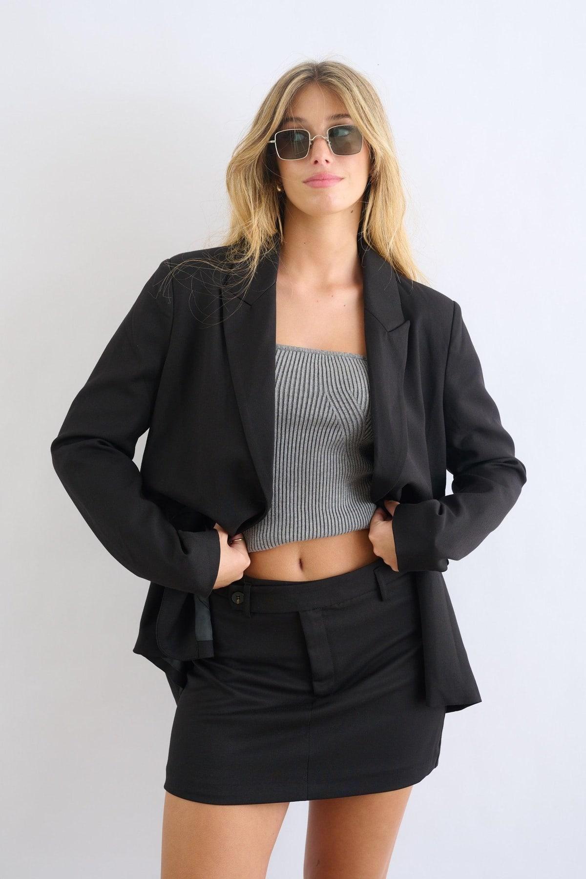 ג'קט מחויט ליז שחור