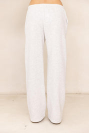 מכנסי טרנינג בייסיק בגזרה ישרה אפור