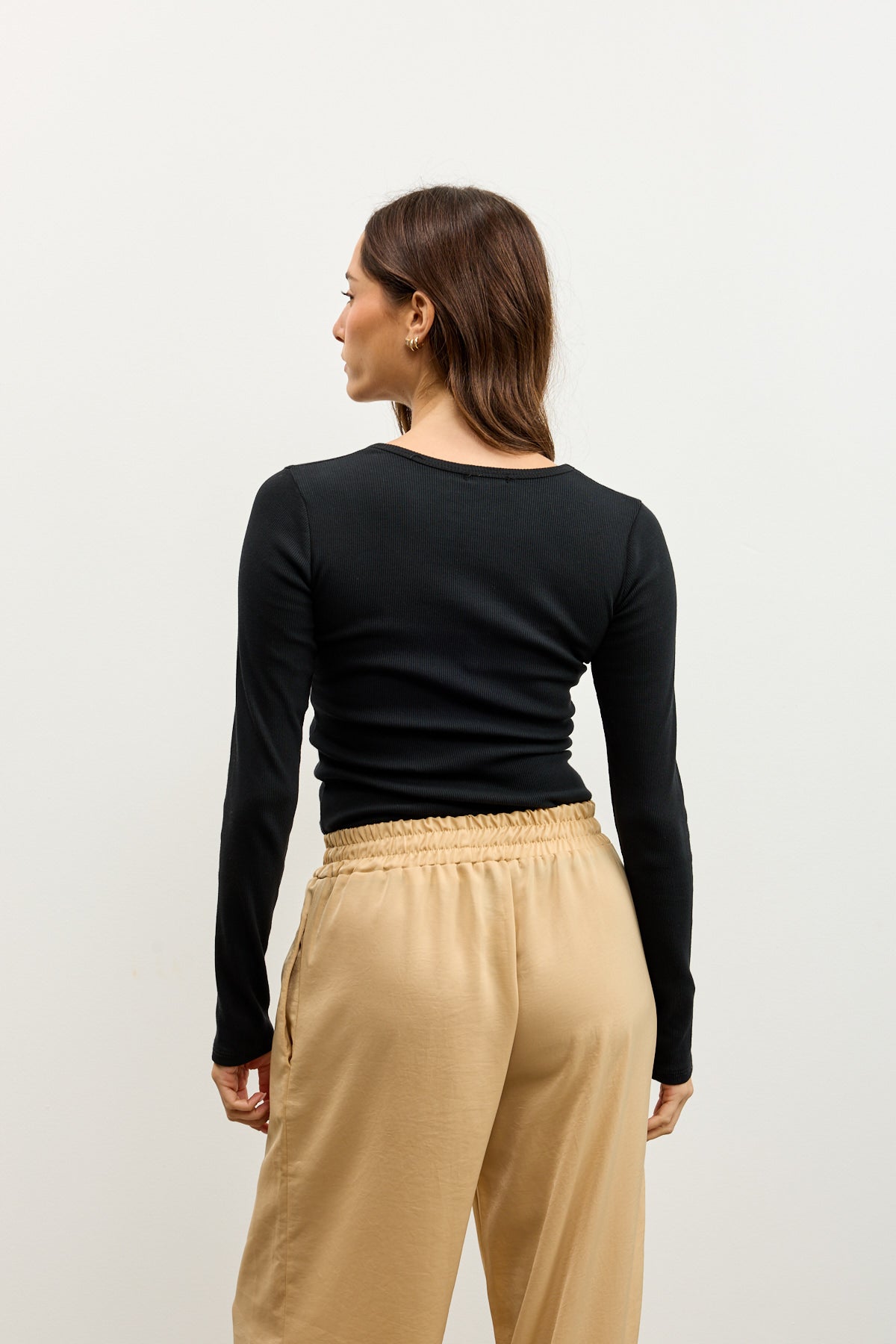 חולצת ריב ניקי שחור