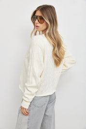 סריג וי ג׳וליה שמנת