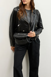 פאוץ׳ קלאסי מעור שחור