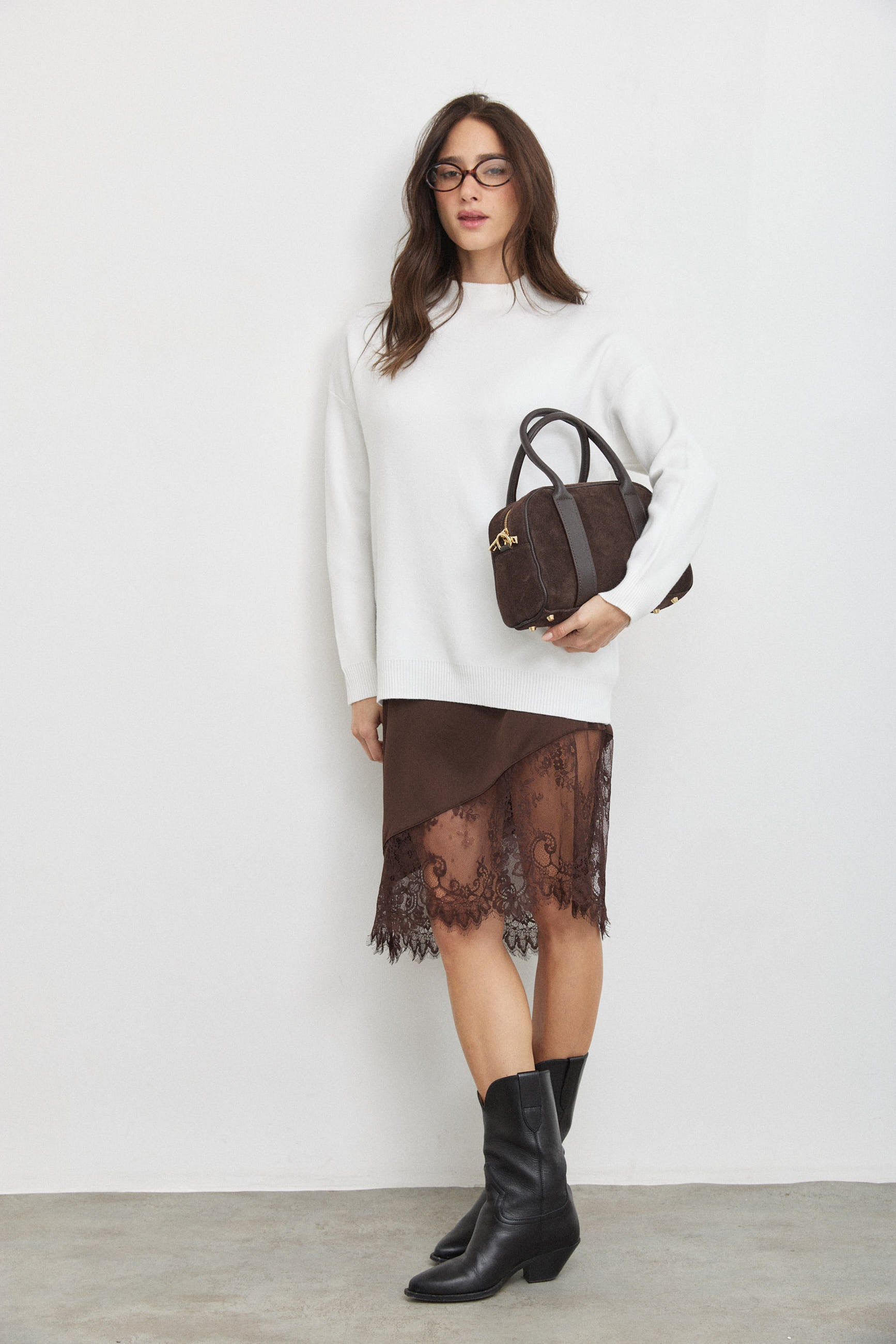 חצאית מידי בשילוב תחרה חומה