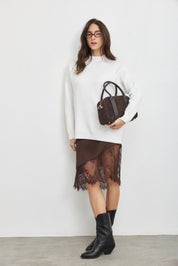 חצאית מידי בשילוב תחרה חומה