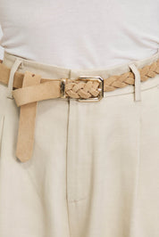 חגורת עור קלועה קלאסית קאמל