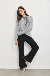 סריג וי ג׳וליה אפור