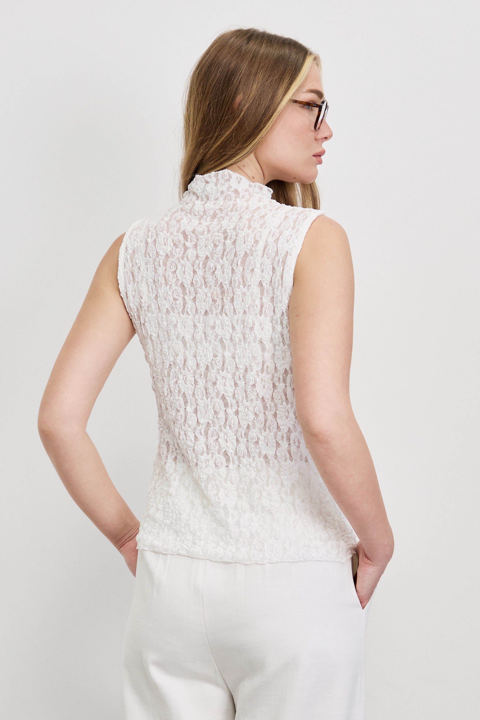 חולצת תחרה איטלקית לבן