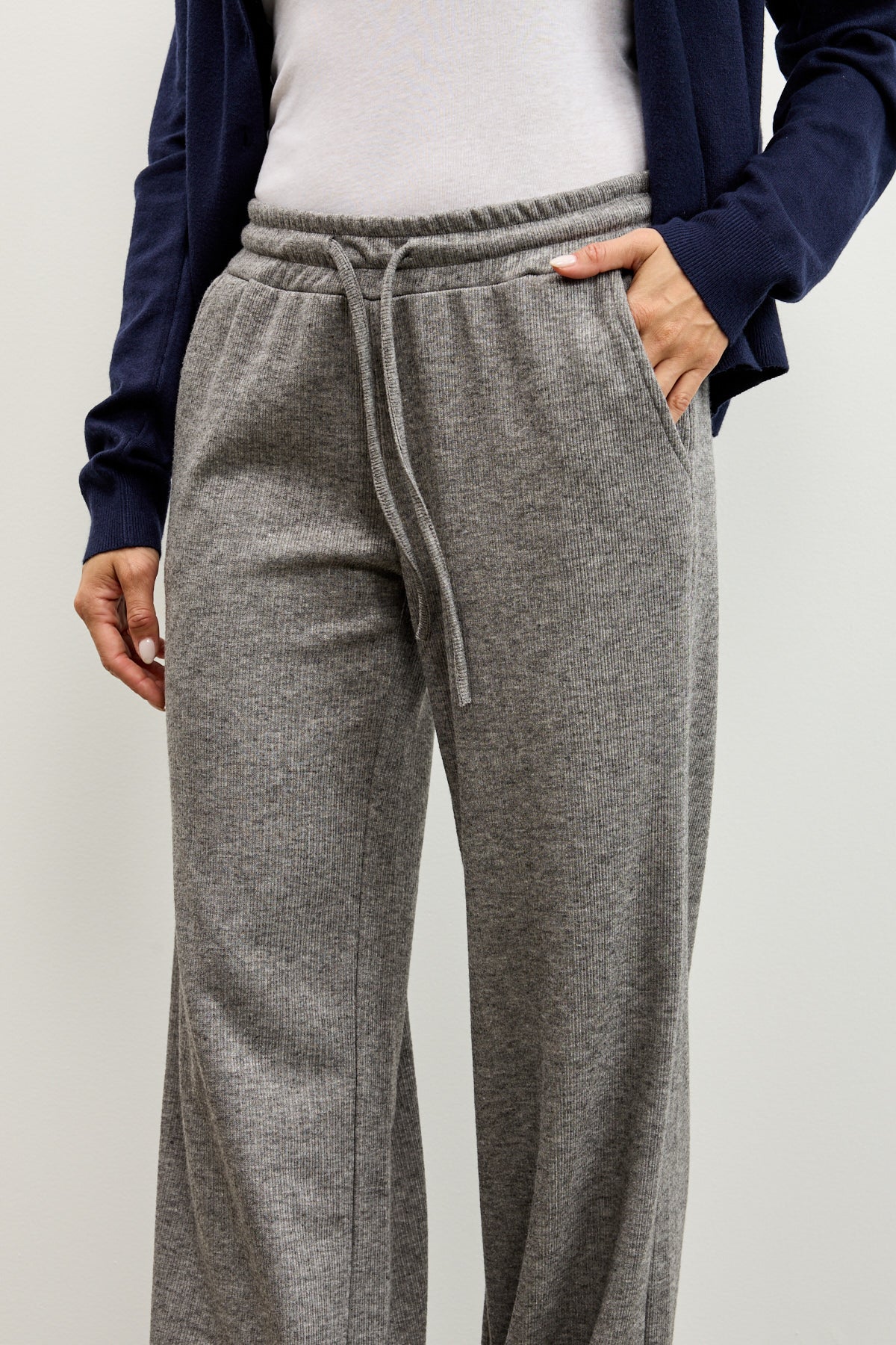 מכנסי טרנינג סריג אפור