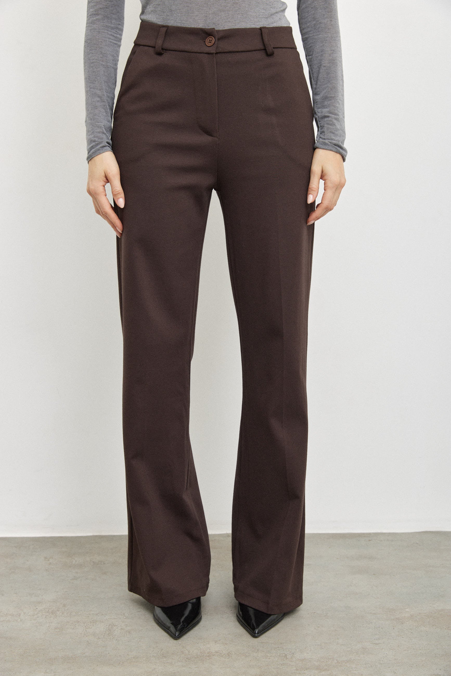 מכנסיים מחויטים רומא חום