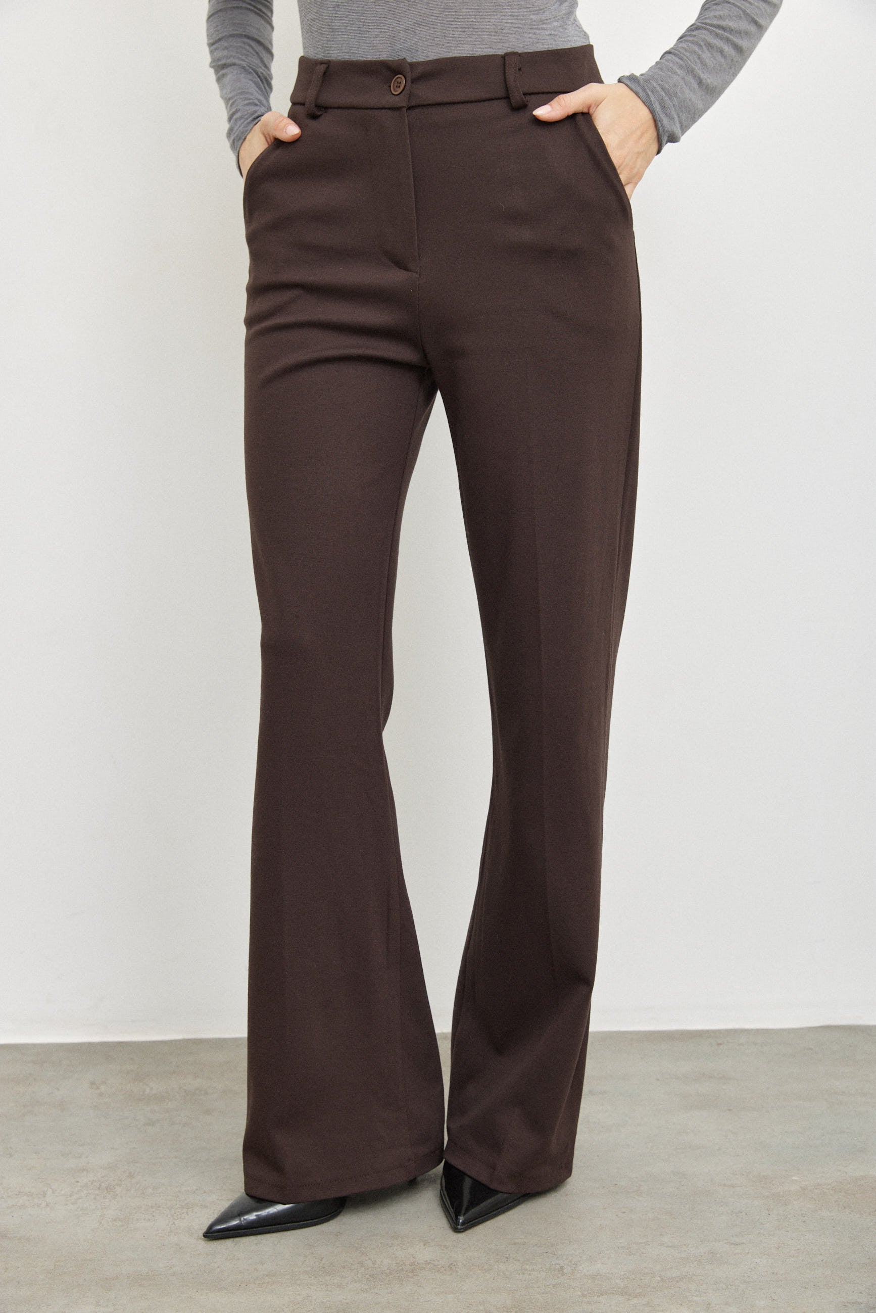 מכנסיים מחויטים רומא חום