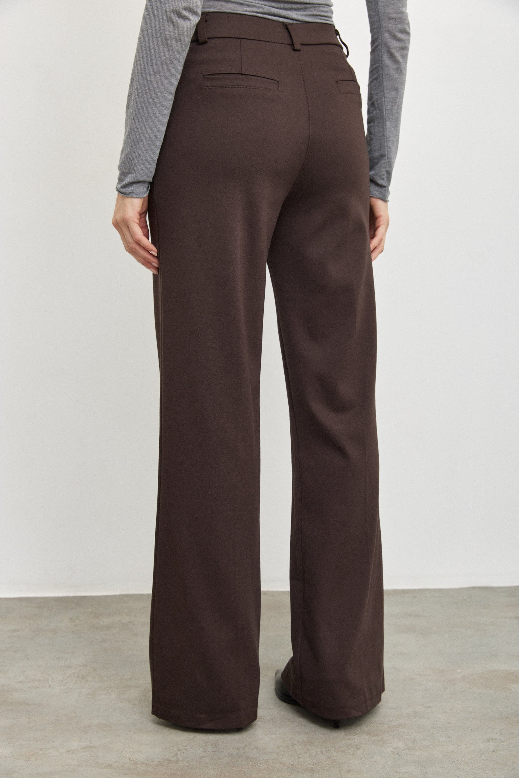 מכנסיים מחויטים רומא חום