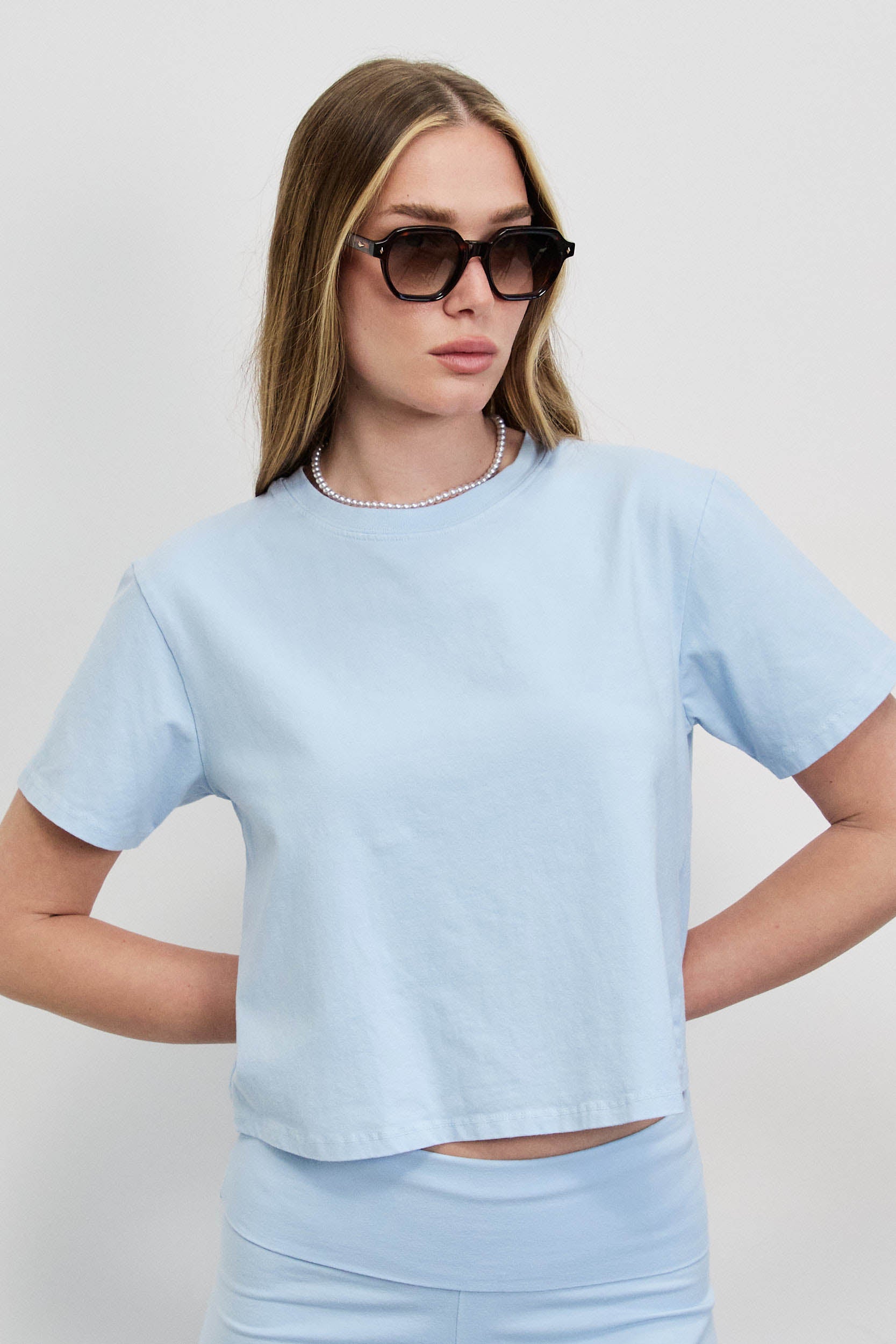 טישירט בייסיק ברנדי תכלת