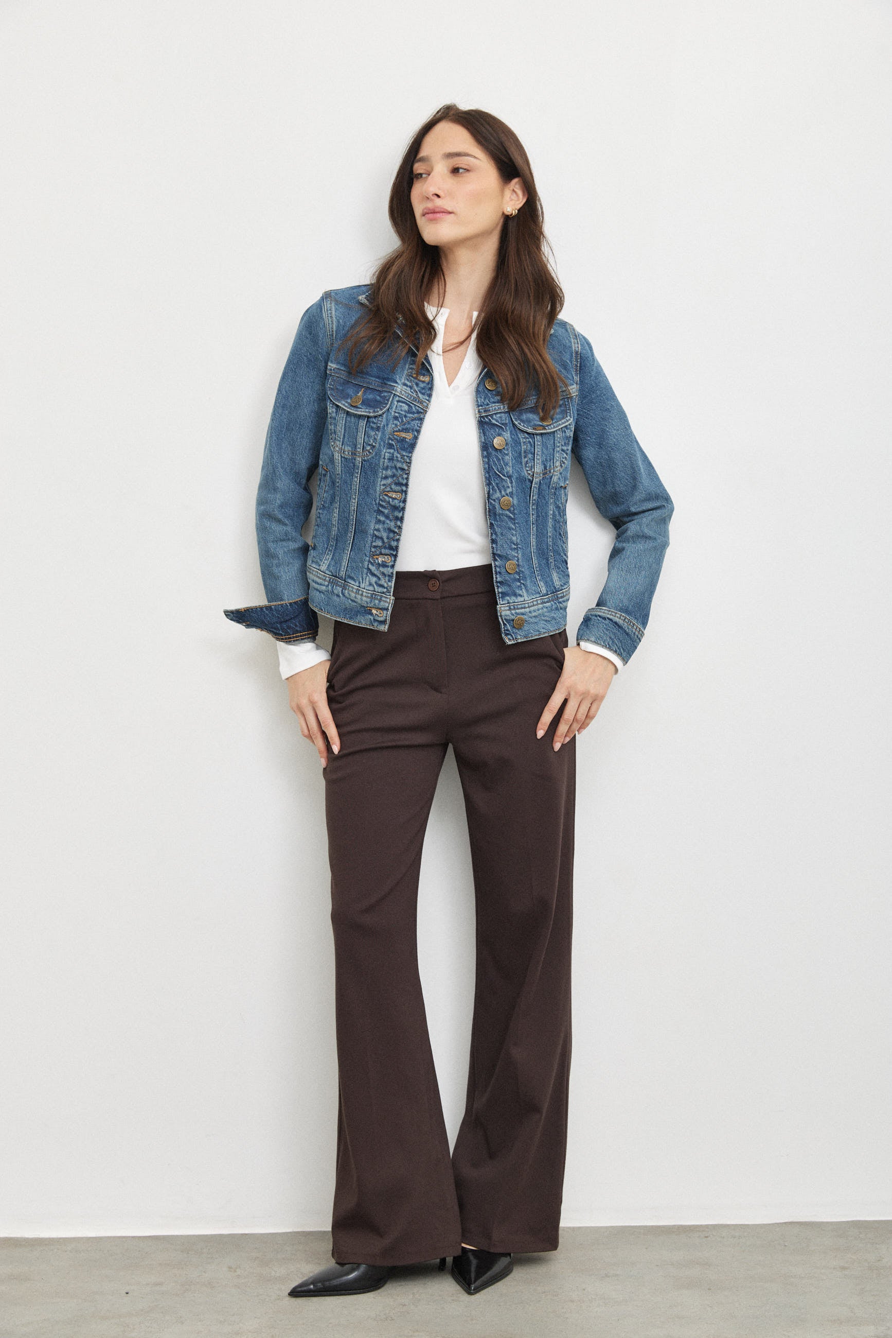 חולצת בייסיק כפתורים לומינה לבנה