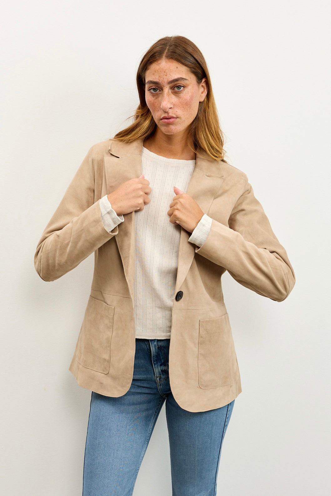 מעיל עור בז׳ NOIAN SUEDE BLAZER
