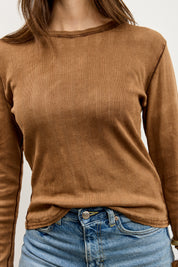 חולצת בייסיק ניקי בלה חום