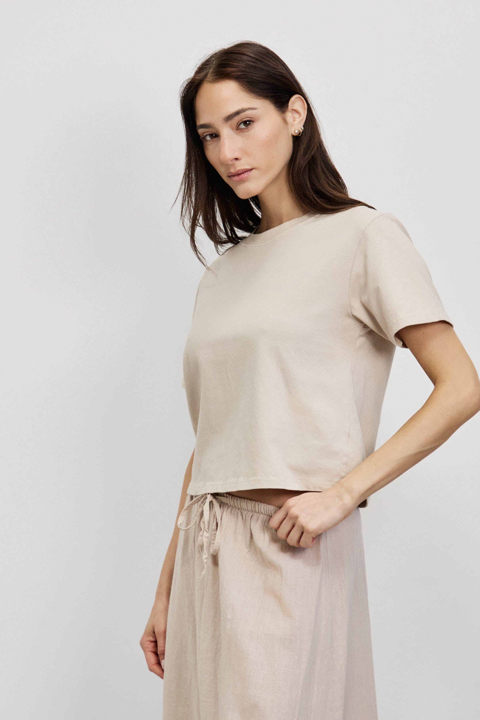 טישירט בייסיק ברנדי בז