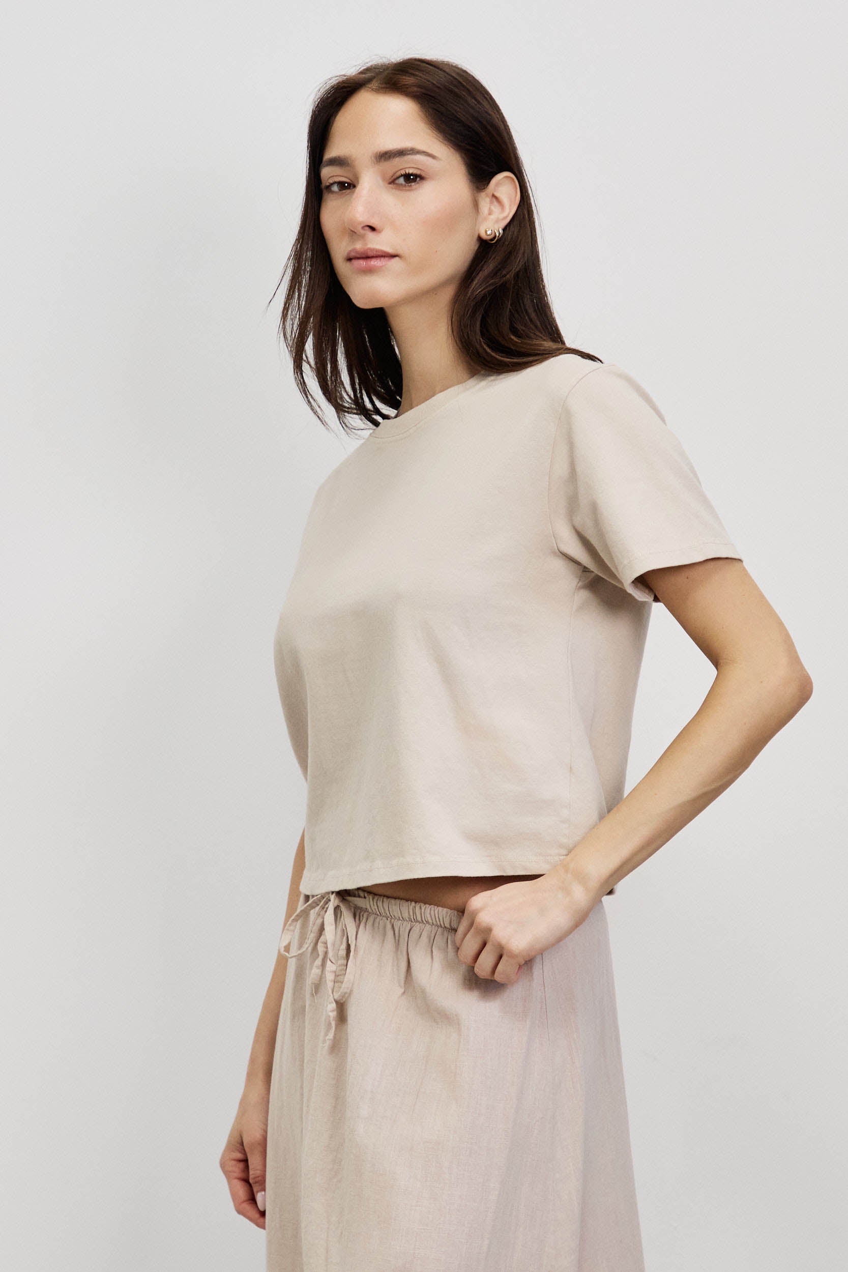 טישירט בייסיק ברנדי בז