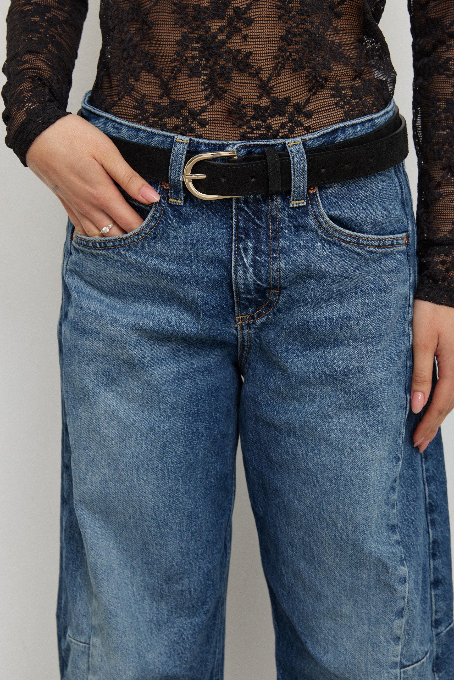 חגורת עור ליבה שחורה