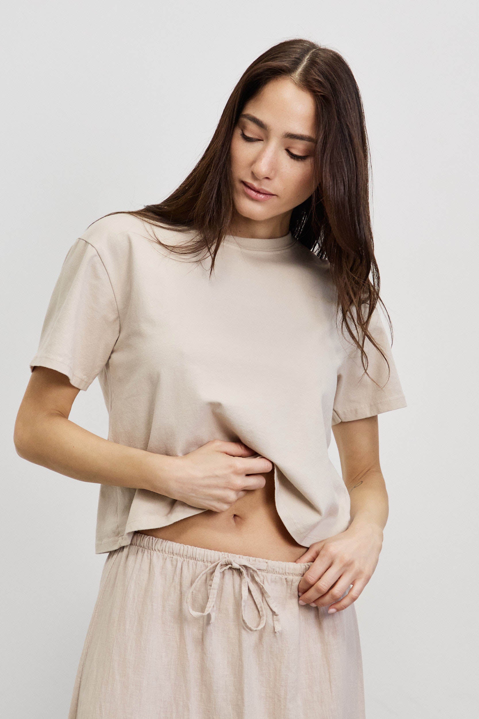 טישירט בייסיק ברנדי בז