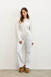 חולצת בייסיק ניקי בלה לבן